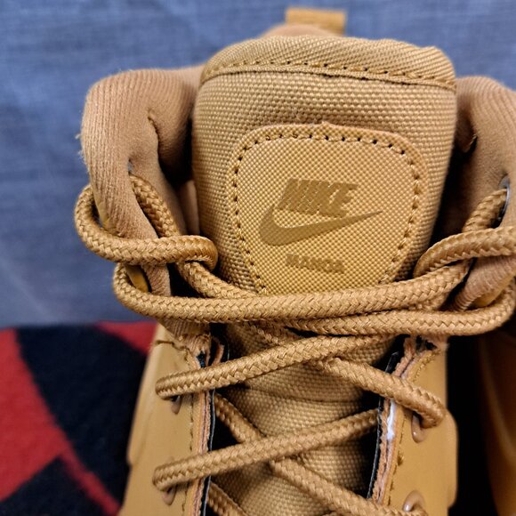 Size 7Y Nike GS Manoa Boot Wheat Black Wheat HF0750-700 Youth - Picture 10 of 11